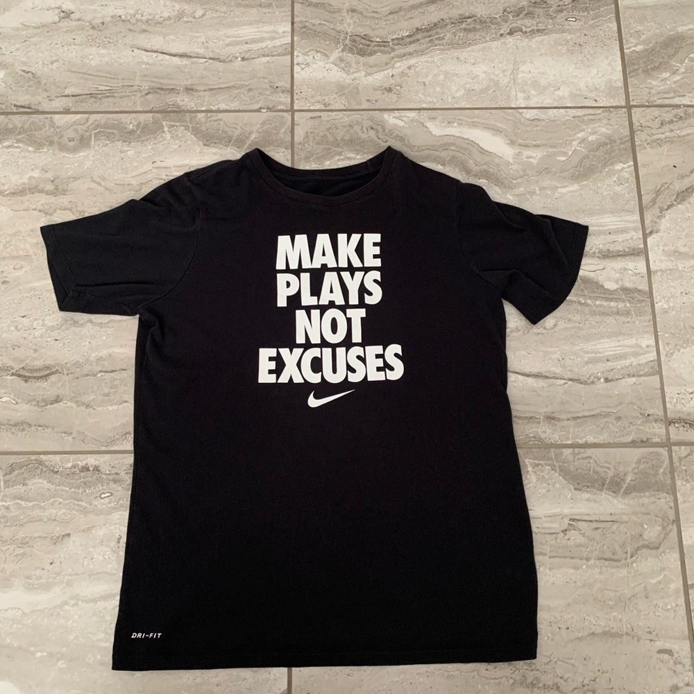 Nike: Black Drifit T